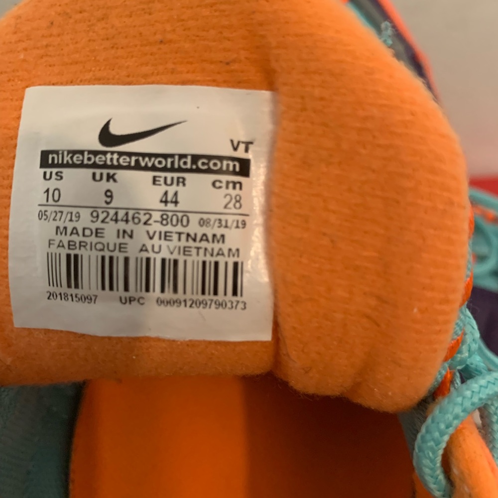 Nike - Picture 2 of 8